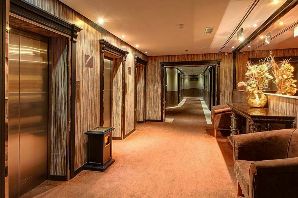 Delmon Palace Hotel Дубай Интериор снимка