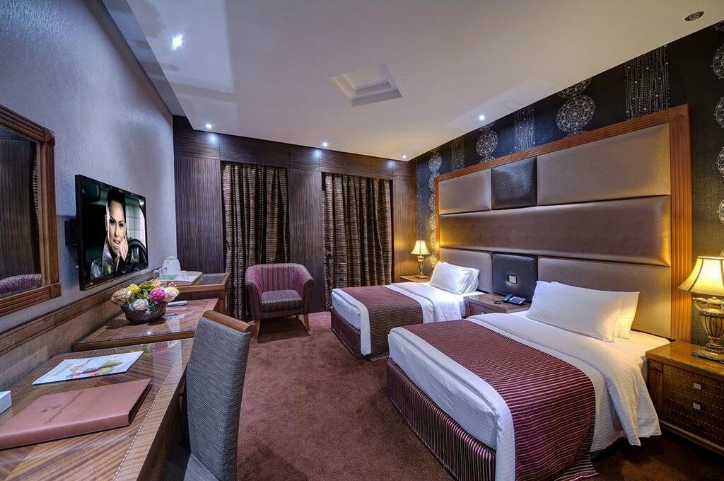 Delmon Palace Hotel Дубай Стая снимка