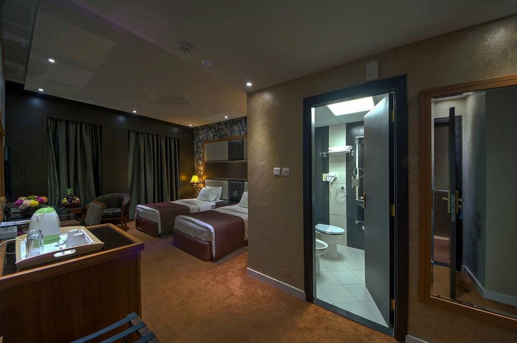 Delmon Palace Hotel Дубай Стая снимка