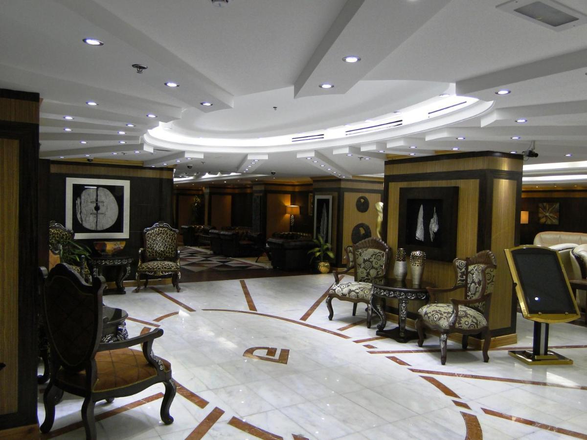 Delmon Palace Hotel Дубай Екстериор снимка