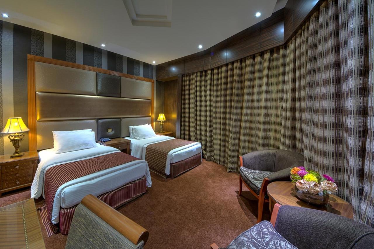Delmon Palace Hotel Дубай Стая снимка
